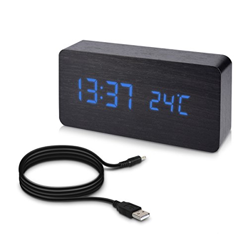 kwmobile Reloj Digital de Madera - Despertador con función de Hora Fecha Temperatura - Reloj Despertador con Cable USB en Negro con Leds Azules