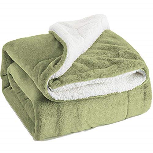 Bedsure Manta Reversible de Franela/Sherpa 220x240cm - Manta para Cama 135/150 de 100% Microfibra Extra Suave - Manta de Felpa Verde