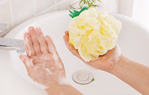 Dylandy - Esponja de baño con bola de malla para la ducha en forma de fruta, esponja de limpieza, puff exfoliante de lufa (fresa)