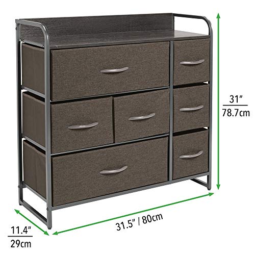 mDesign Cómoda para dormitorio con 7 cajones – Mueble con cajones ancho para el salón, la habitación o el pasillo – Cajonera de metal, MDF y tela para guardar ropa – gris