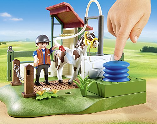 PLAYMOBIL Country Set de Limpieza para Caballos con Bomba de Agua, A partir de 5 años (6929)