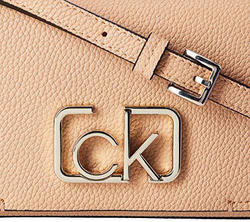 Calvin Klein - Ck Cast Sml Flap Xbody, Bolsos totes Mujer, Beige (Dark Sand), 7x16x15 cm (W x H L)