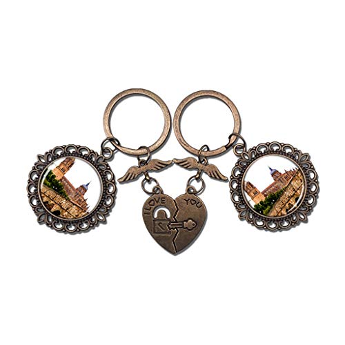 Hqiyaols Keychain España Puente Romano Catedral Salamanca Pareja Llavero Día de San Valentín Llavero Adornos Recuerdo Coleccionable Cristal redondo Bronce Metal 2pcs / Set