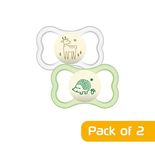 MAM - Juego de 2 chupetes de látex con funda de viaje autoesterilizante, artículos esenciales para recién nacidos, verde/blanco, (diseños pueden variar)