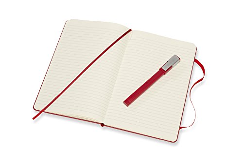 Moleskine - Set de Escritura con Cuaderno y Bolígrafo Classic Plus, Cuaderno Clásico con Rayas, Tapa Dura, Tamaño Grande 13 x 21 cm, Color Rojo Escarlata, 240 Páginas