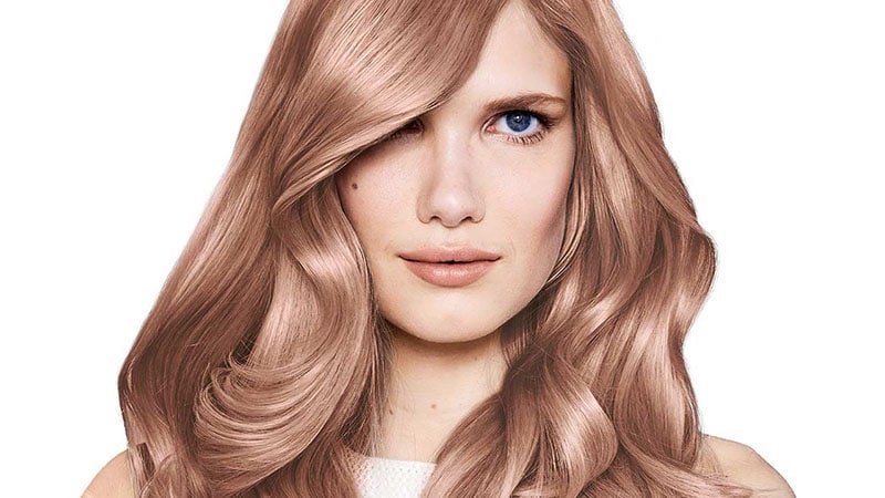 38 magníficas ideas de color de pelo rosa dorado para el 2020 ></p><p></p><p>Una de las nuevas tendencias más universalmente halagadoras para el cabello es el oro rosa. Mientras que la versión clásica es una mezcla de rubio dorado, rosa y rojo, hay una amplia variedad de tonos que caen dentro de la <a href=