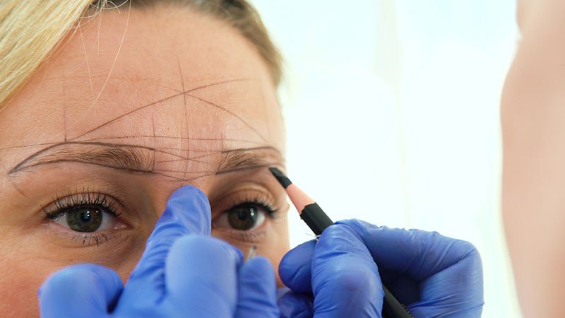 Todo lo que necesita saber sobre la microdepilación de cejas></p><p></p><p>Las cejas microblanqueadas durarán entre uno y tres años, dependiendo de tu tipo de <a href=