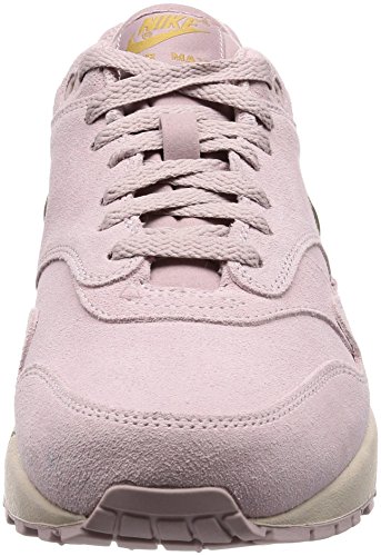 Nike Air MAX 1 Premium SC, Zapatillas de Gimnasia Hombre, Rosa (Particle Rose/Mtlc Gold/Desert 601), 42.5