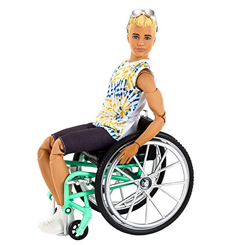 Ken Fashionista Muñeco con silla de ruedas, rampa y accesorios de moda (Mattel GWX93)