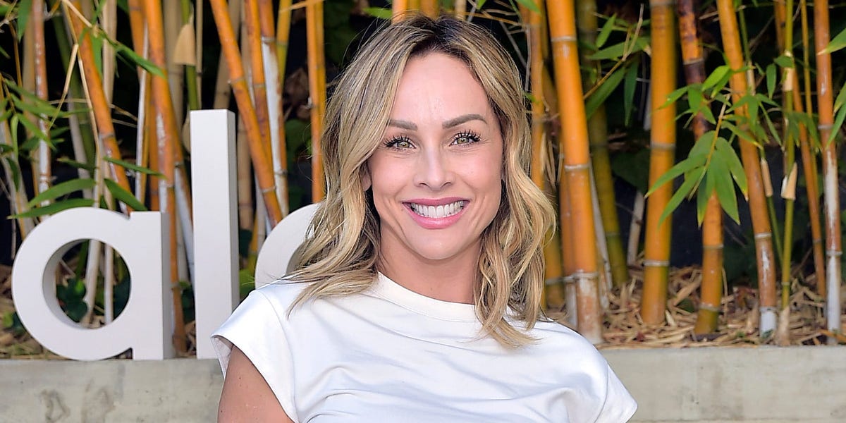 La estrella de 'Bachelorette' Clare Crawley dice que sus implantes mamarios le provocaron urticaria y sarpullidos en todo el cuerpo