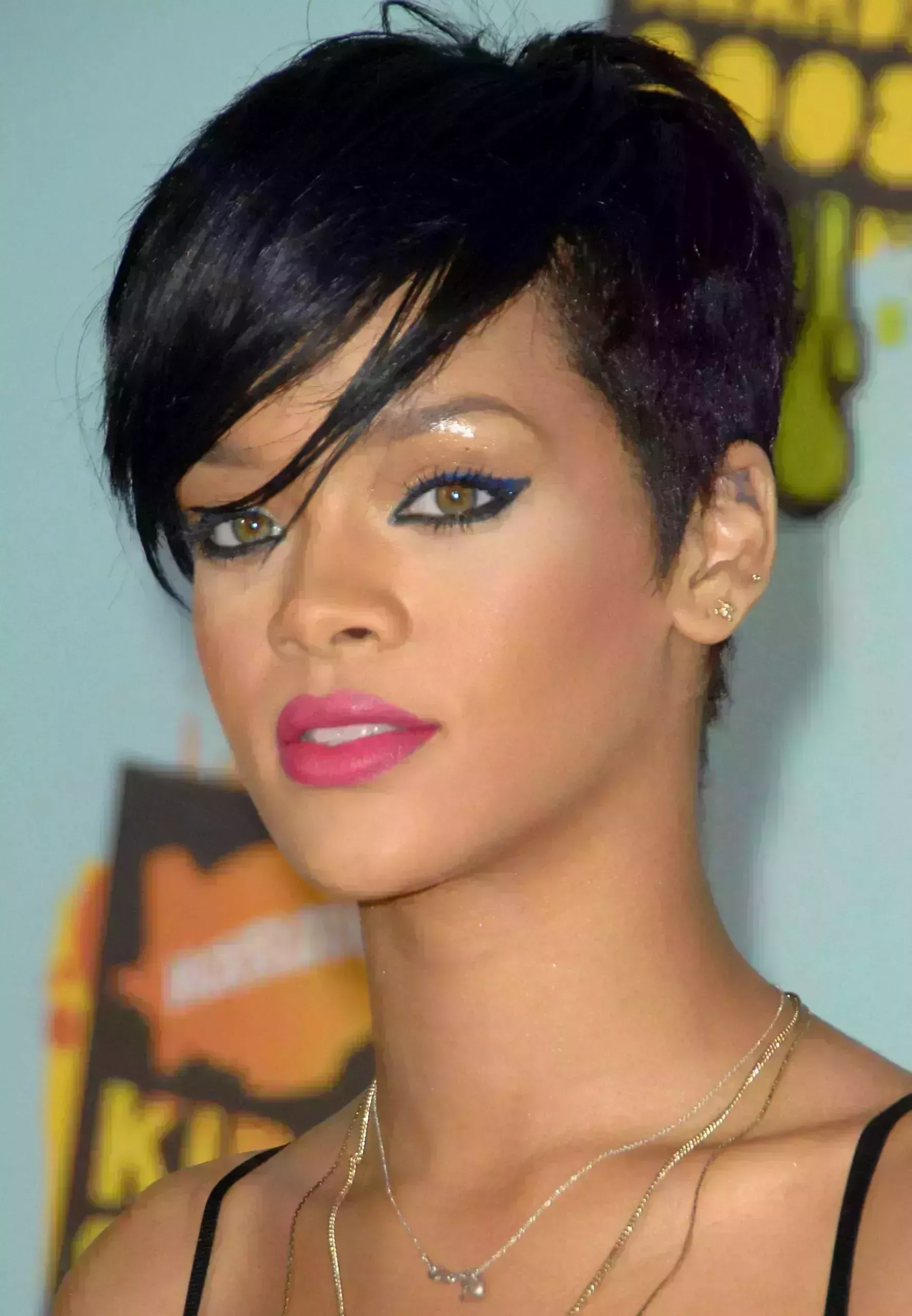 Rihanna’s Tapered Pixie