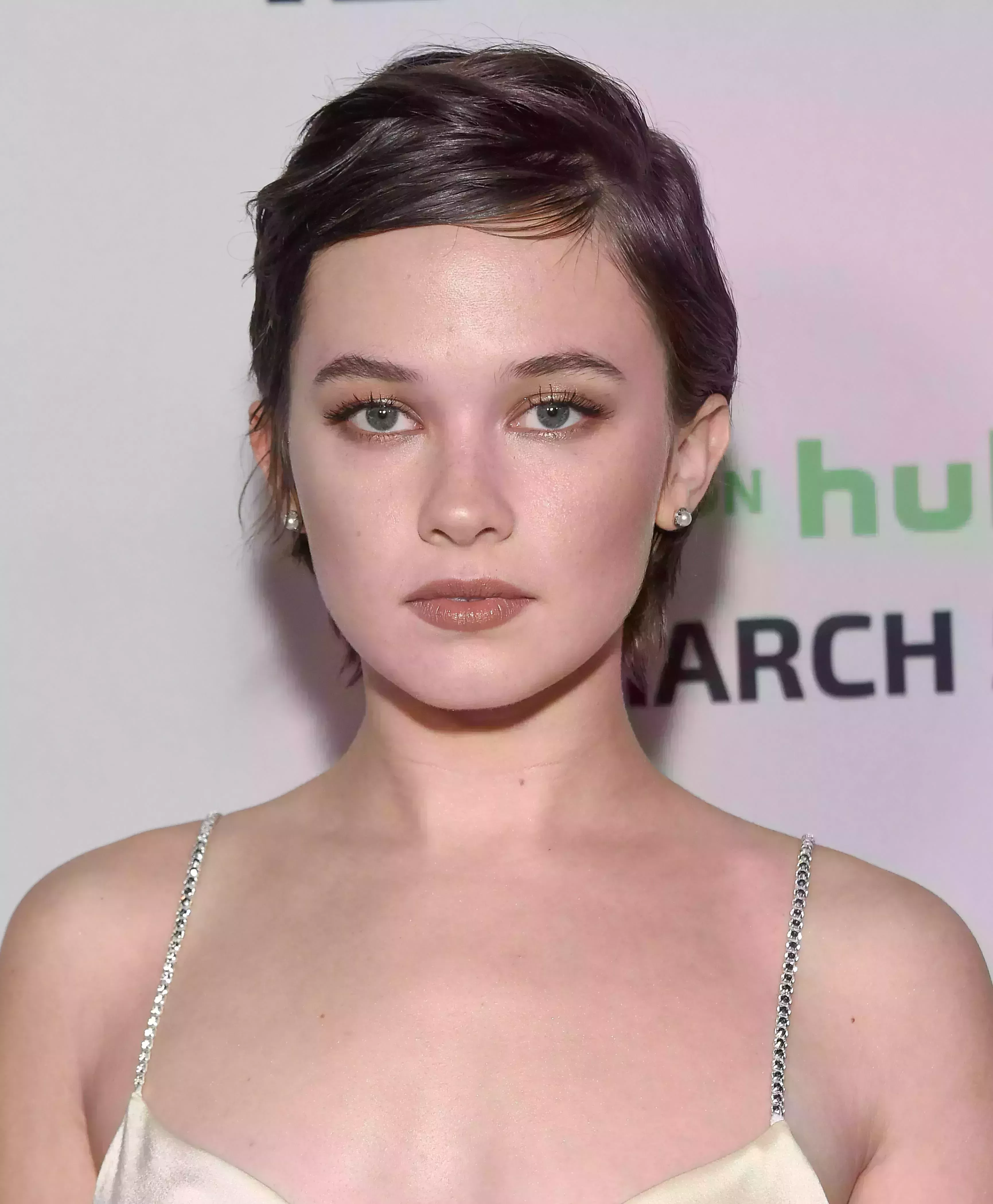 Cailee Spaeny’s Textured Pixie with Side-Swept Baby Bangs