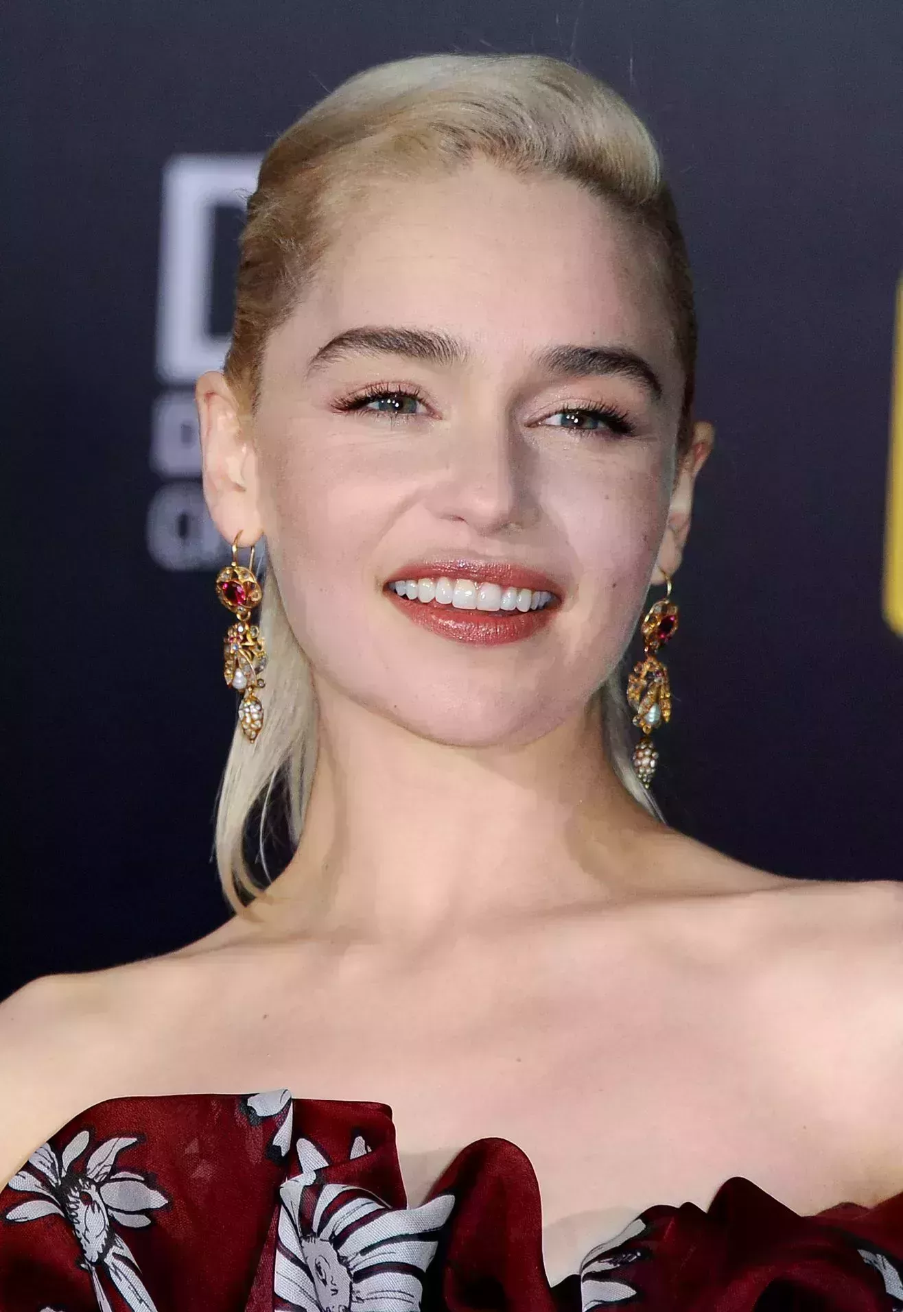 Emilia Clarke’s Darkened Undercut