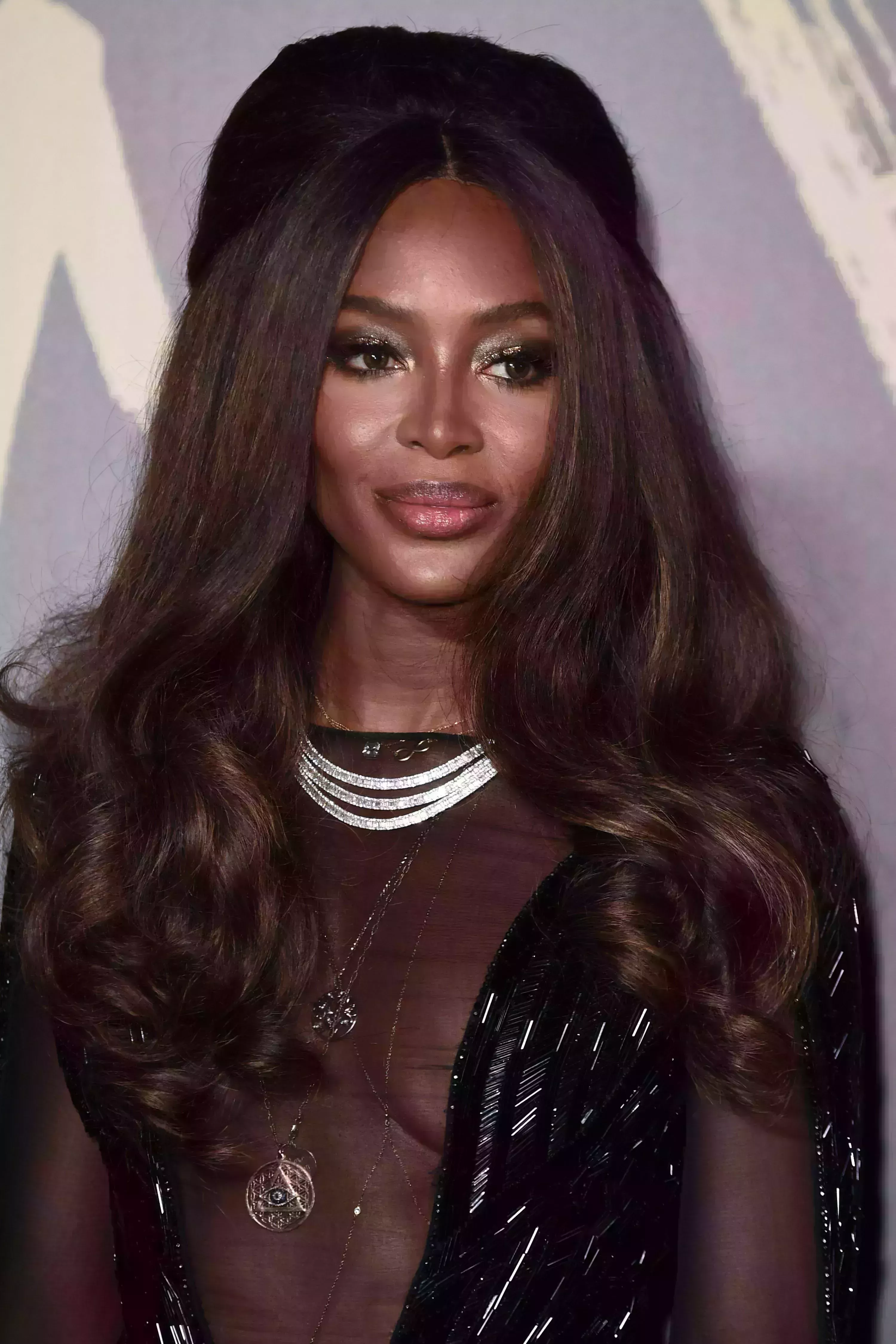 Naomi Campbell’s Caramel Highlights on Black Hair