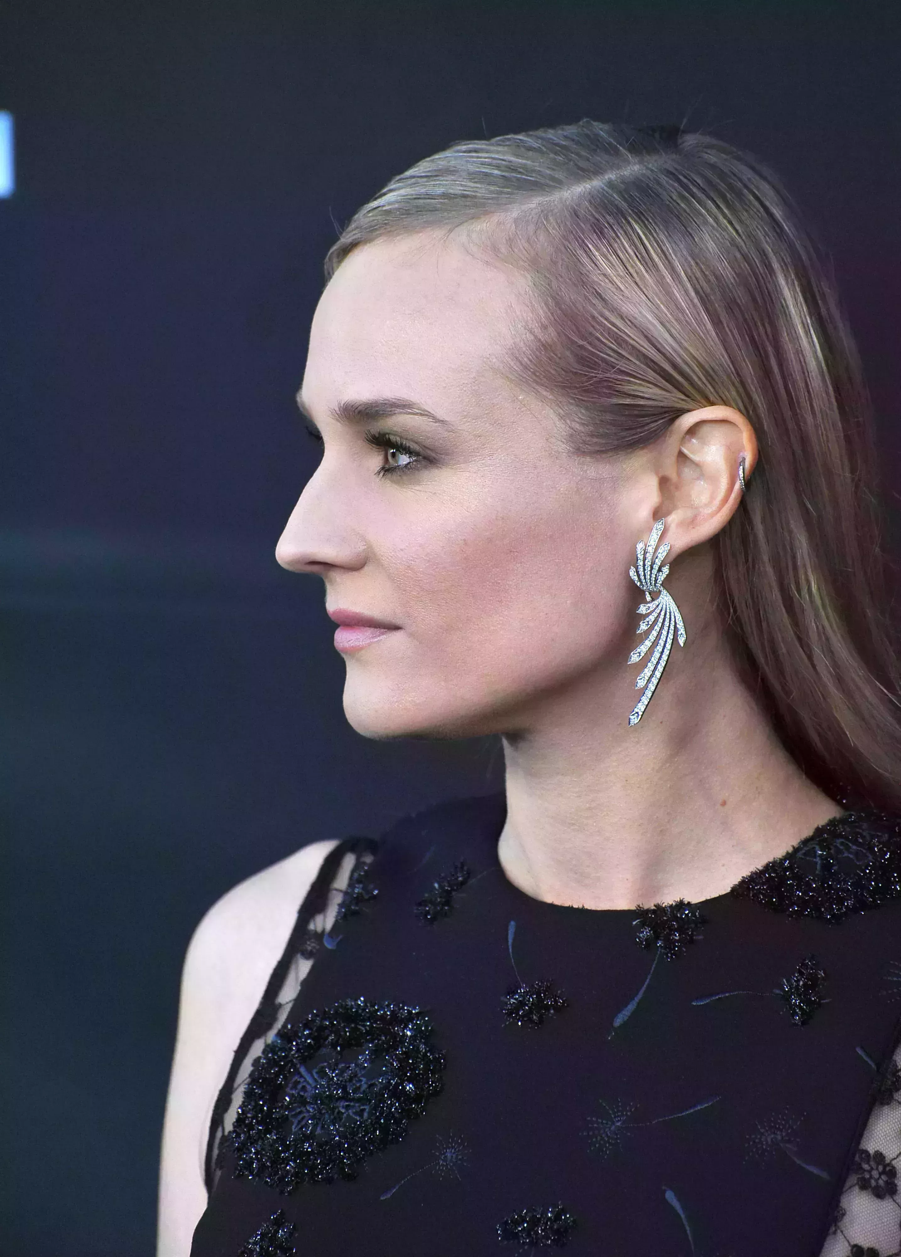 Diane Kruger’s Platinum Blonde Highlights on Ash Blonde Hair