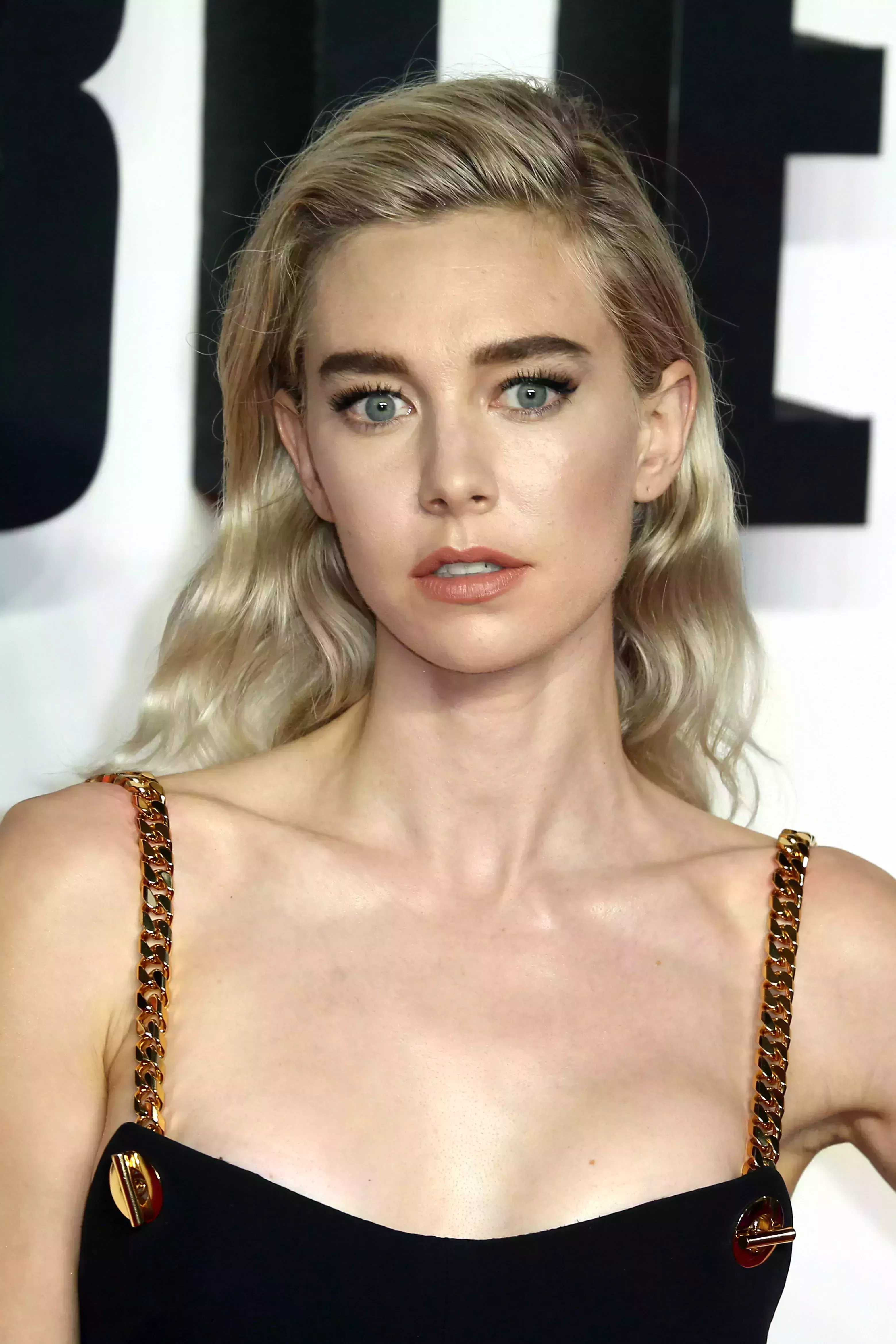 Vanessa Kirby’s Ashy Blonde to Platinum Ombre