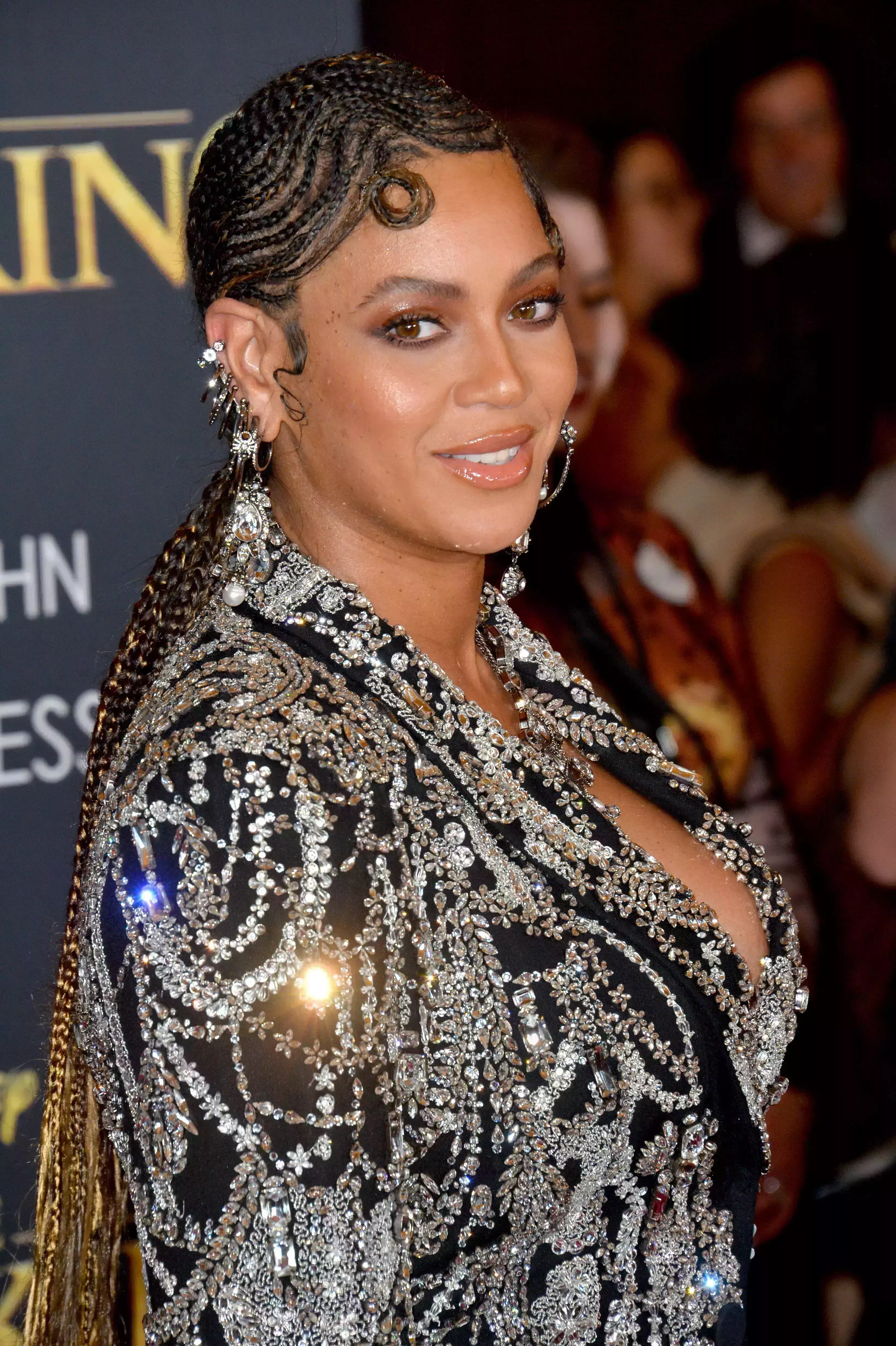 Beyonce’s Cornrow Swirls with Pin Curl