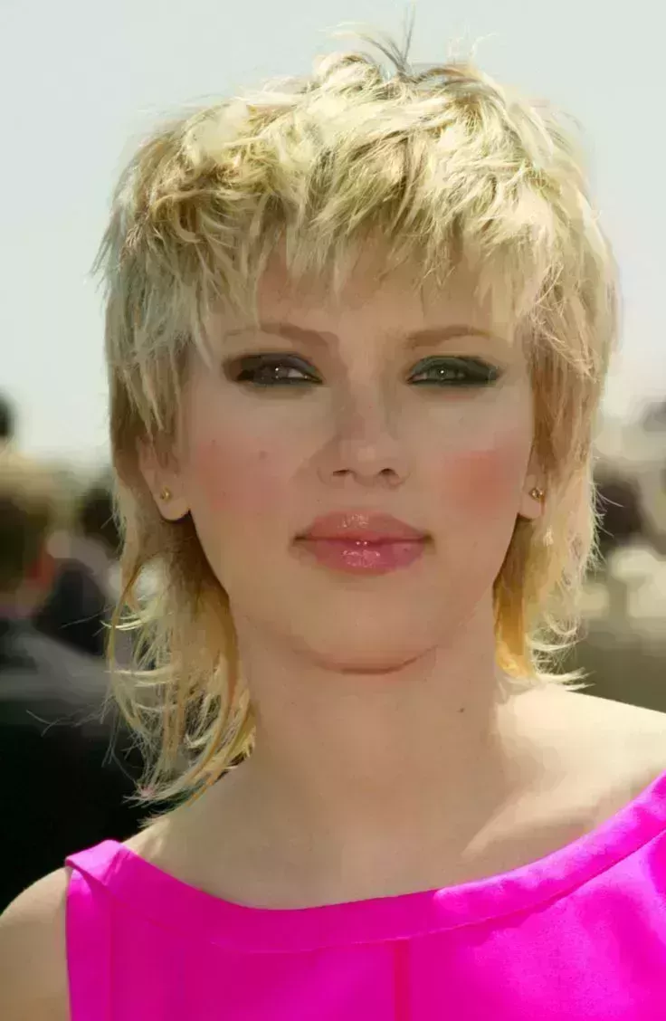 Scarlett Johansson’s Hybrid Mullet Style