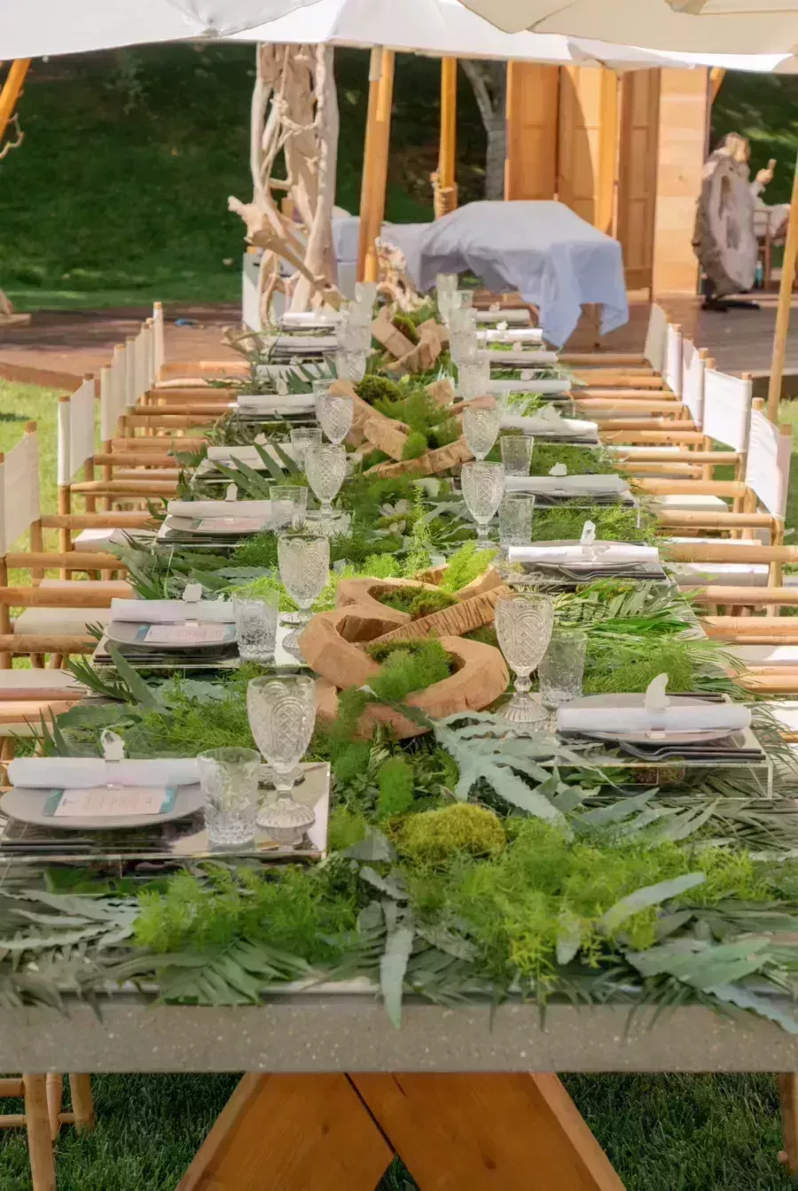 table setting at poosh poolside