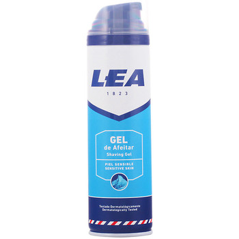 Lea Cuidado para el afeitado y antes del afeitado SENSITIVE PIEL GEL AFEITADO 200ML