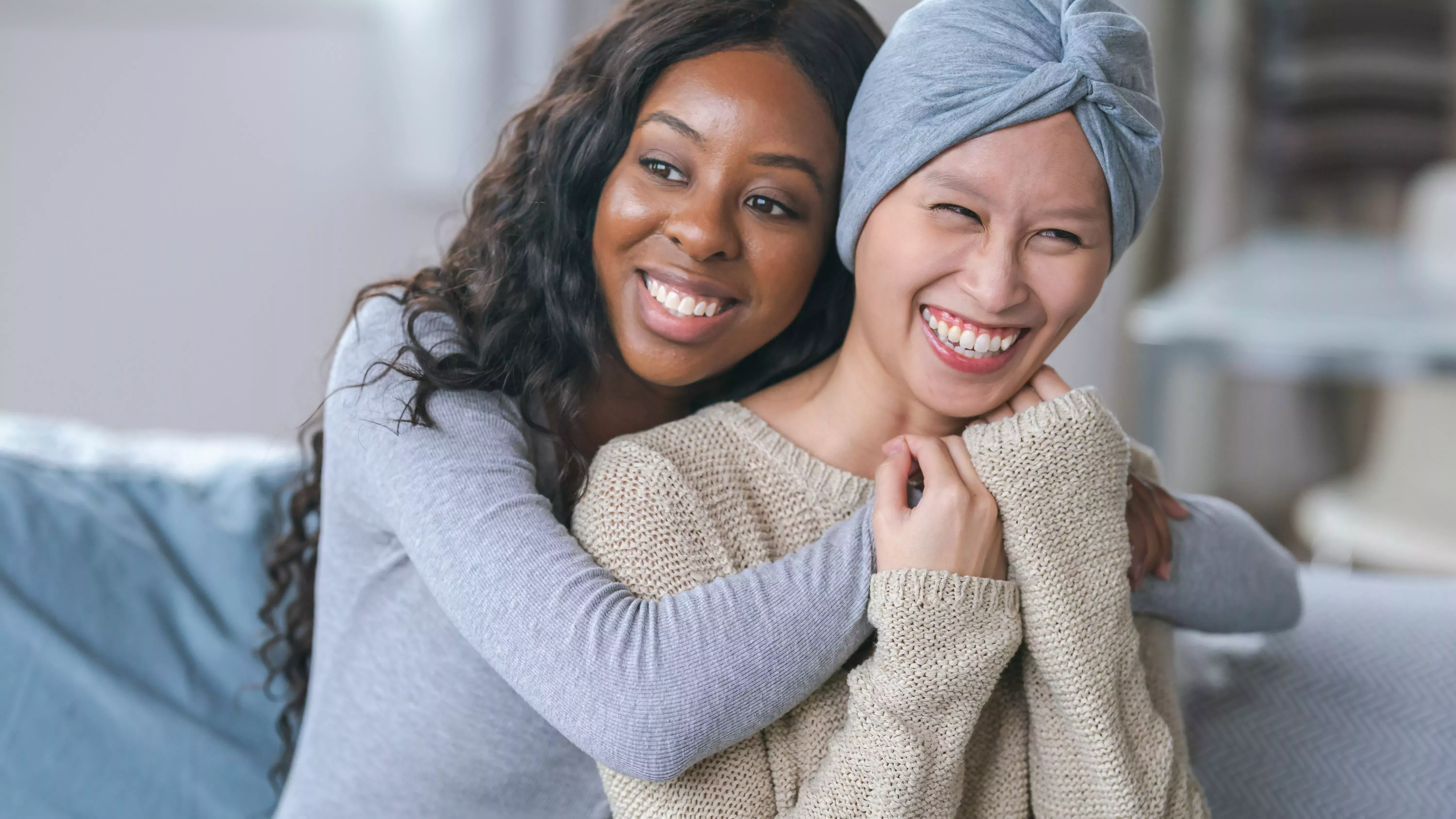 Un nuevo proyecto de ley lucha para que Medicare cubra las pelucas de los pacientes con alopecia y cáncer