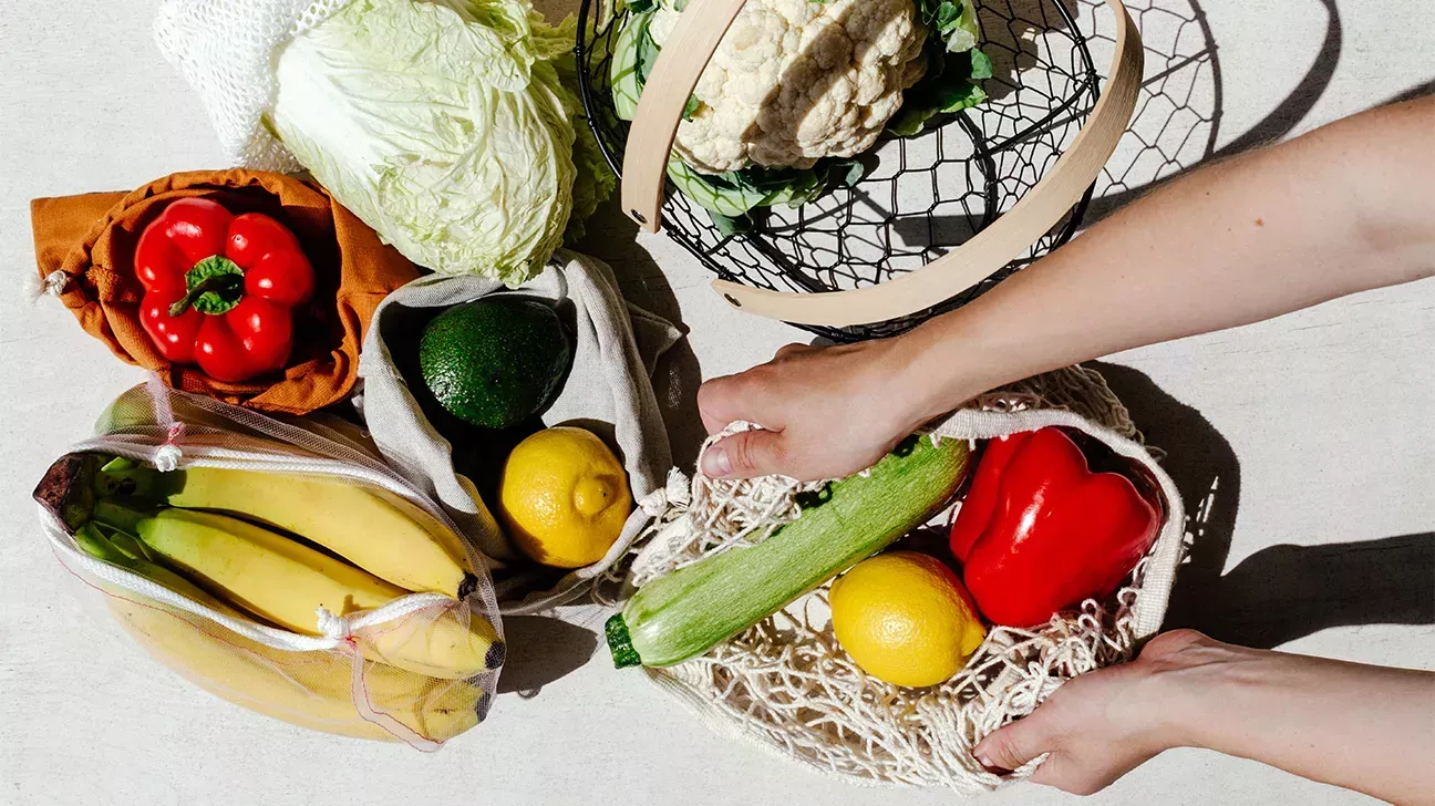 La guía completa de la dieta baja en carbohidratos: Tipos, planes de comidas y más