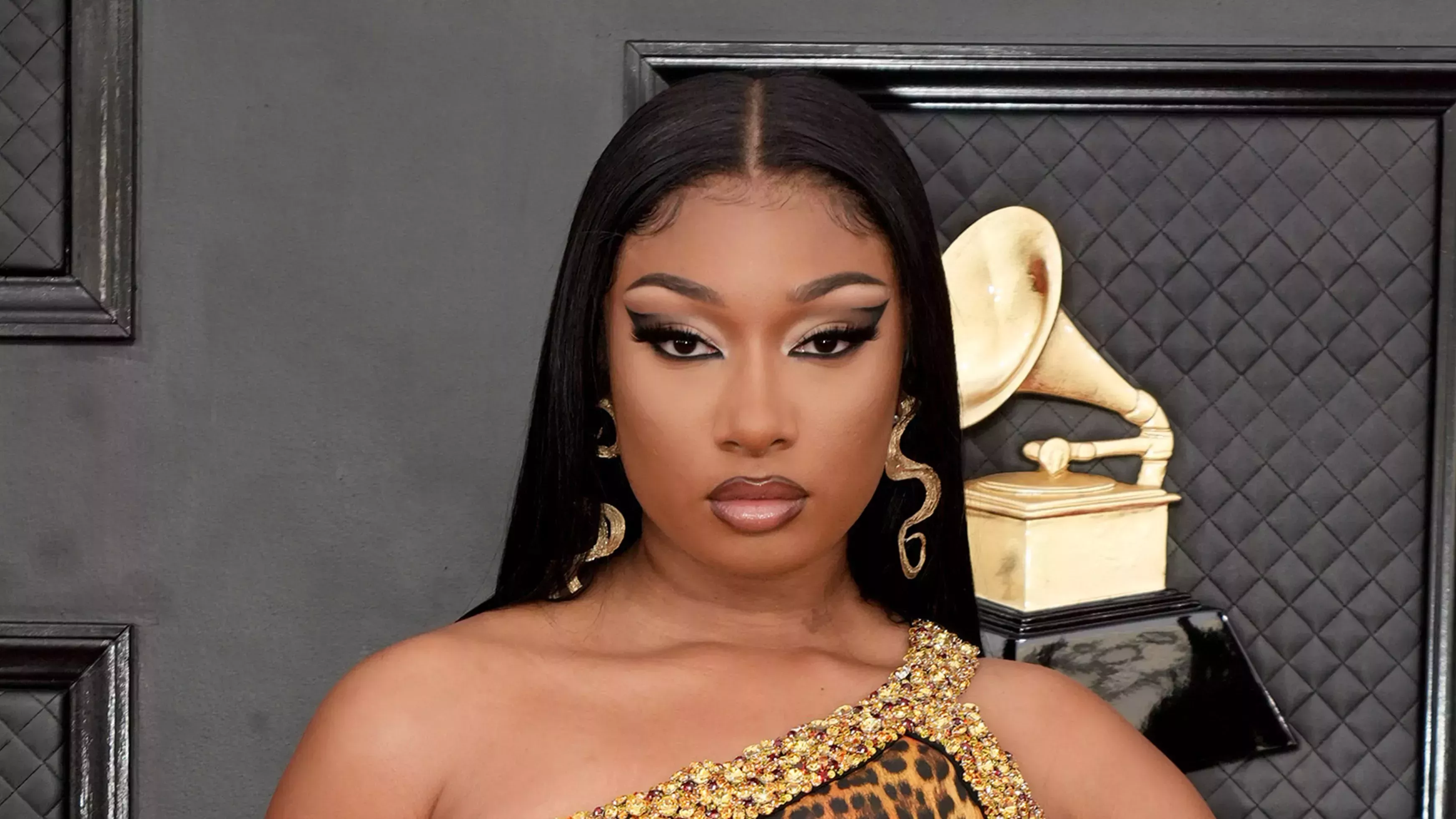 El look de belleza de Megan Thee Stallion en los Grammys. Hay mucho que hacer