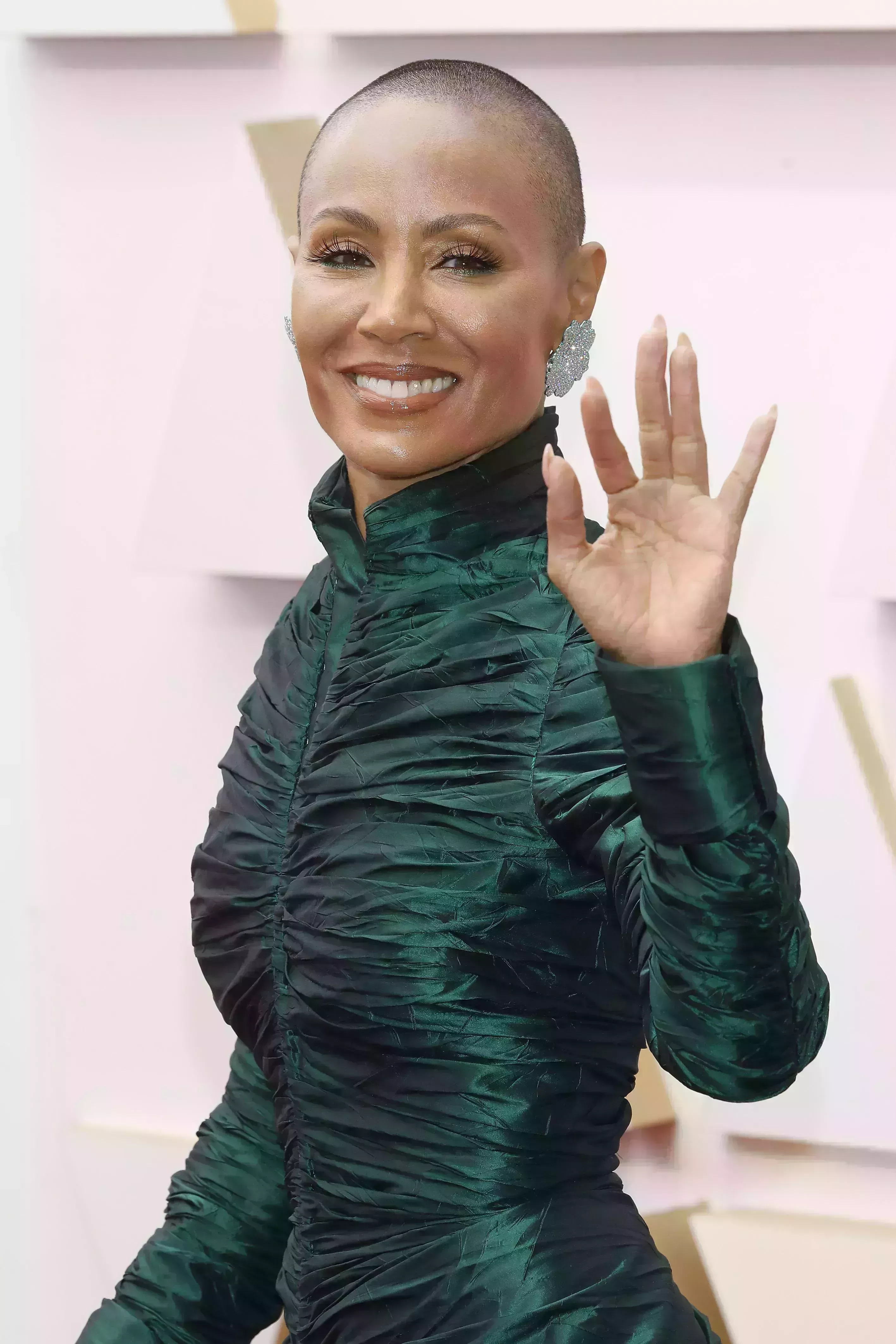 jada pinkett smith hair loss oscars red carpet arrivals for the 94th academy awards