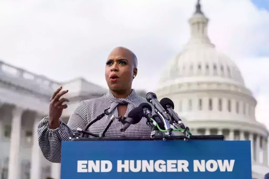 sen booker and rep mcgovern introduce legislation to address hunger