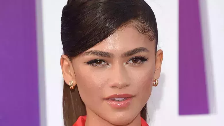 Cómo replicar la asequible rutina de cuidado de la piel de Zendaya