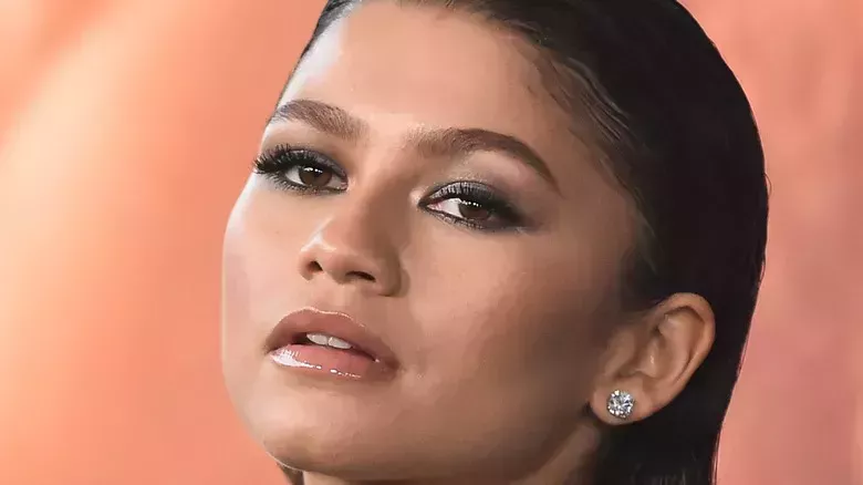 Cómo replicar la asequible rutina de cuidado de la piel de Zendaya