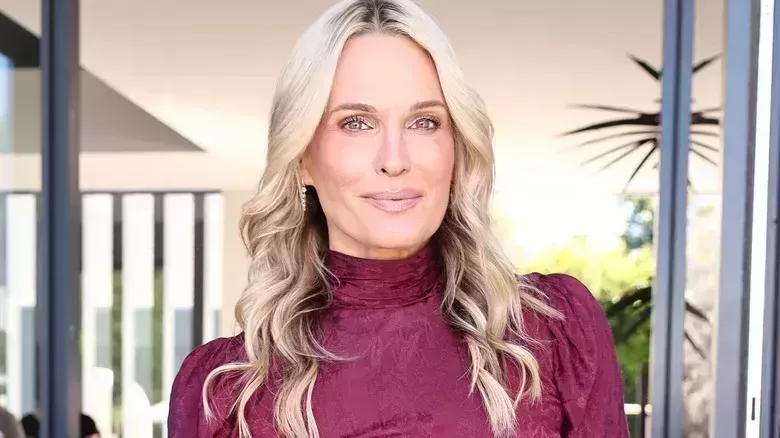 Molly Sims da importantes consejos de compra y maquillaje - Entrevista exclusiva