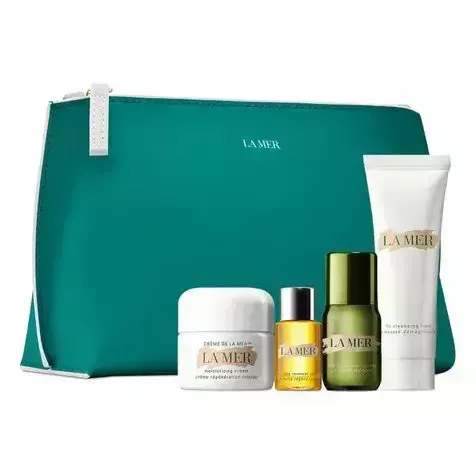 La Mer Radiant Hydration Set on white background