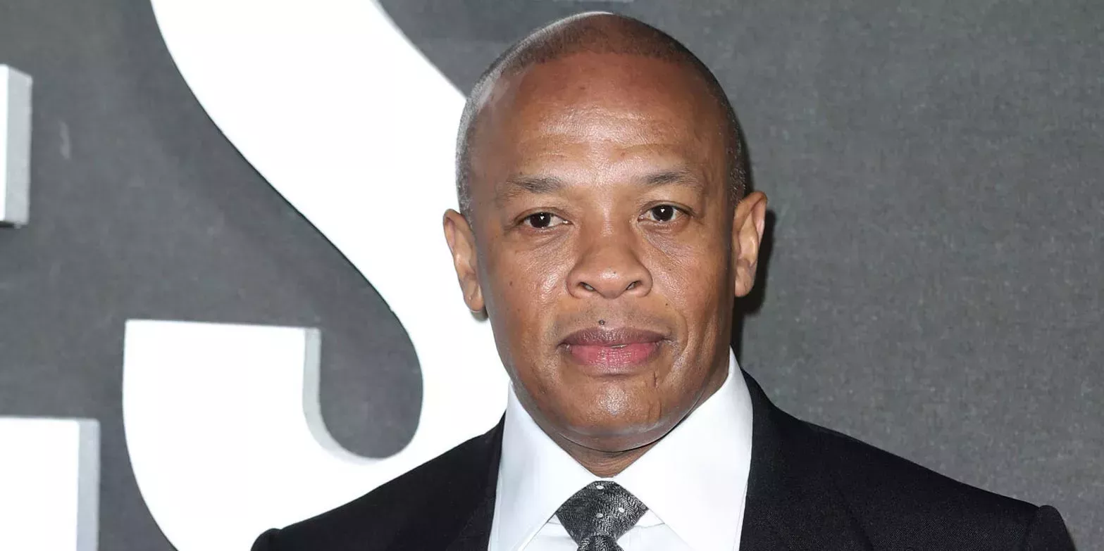 Dr. Dre revela que los médicos pensaron que iba a morir tras su aneurisma cerebral e invitó a su familia a darle el 