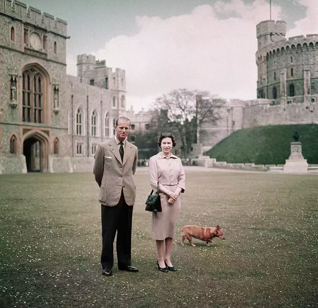 La reina Isabel II y sus mascotas reales