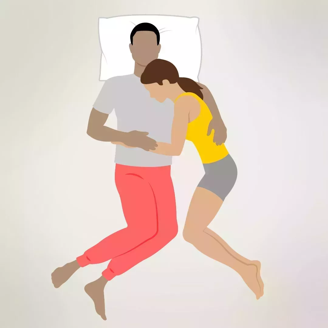 12 posturas de abrazo diseñadas para fortalecer su relación