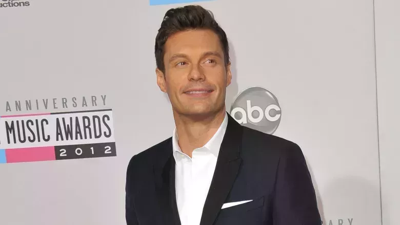 Las veces que Ryan Seacrest se puso moreno