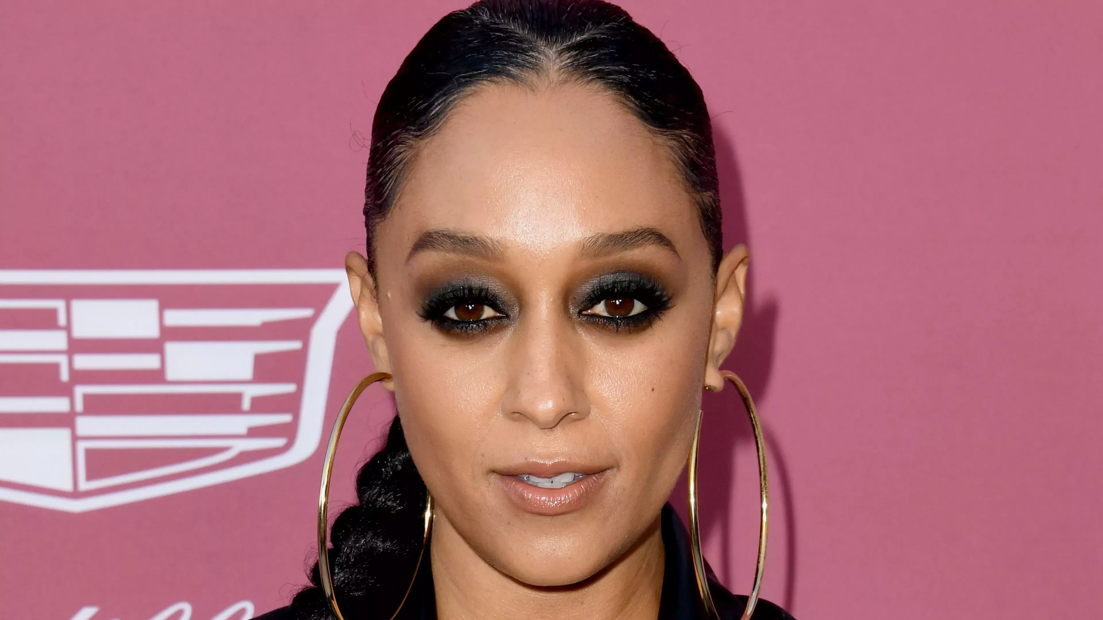 Para Tia Mowry, las canas son "un regalo"