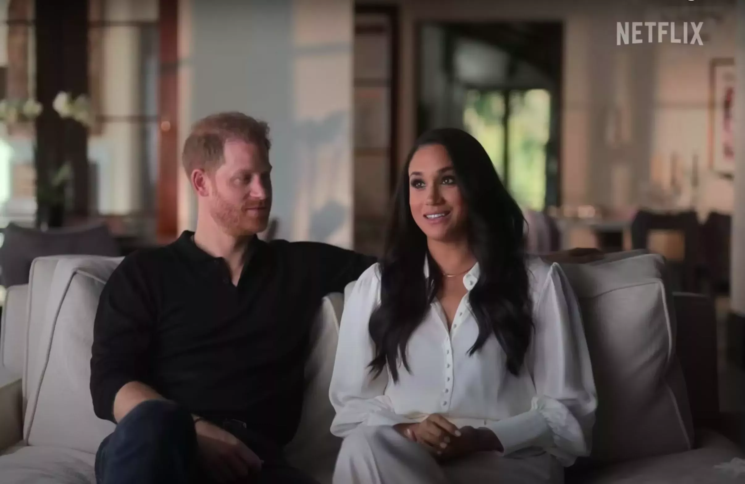 Meghan Markle acusada de racismo por bromear sobre su reverencia demuestra que la gente encontrará cualquier excusa para atacarla