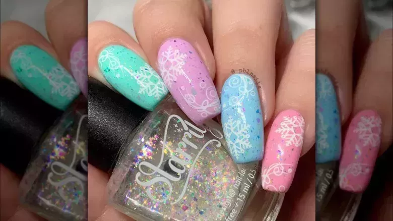 6 ideas de manicura con bolos para calentar tus días de invierno - The List