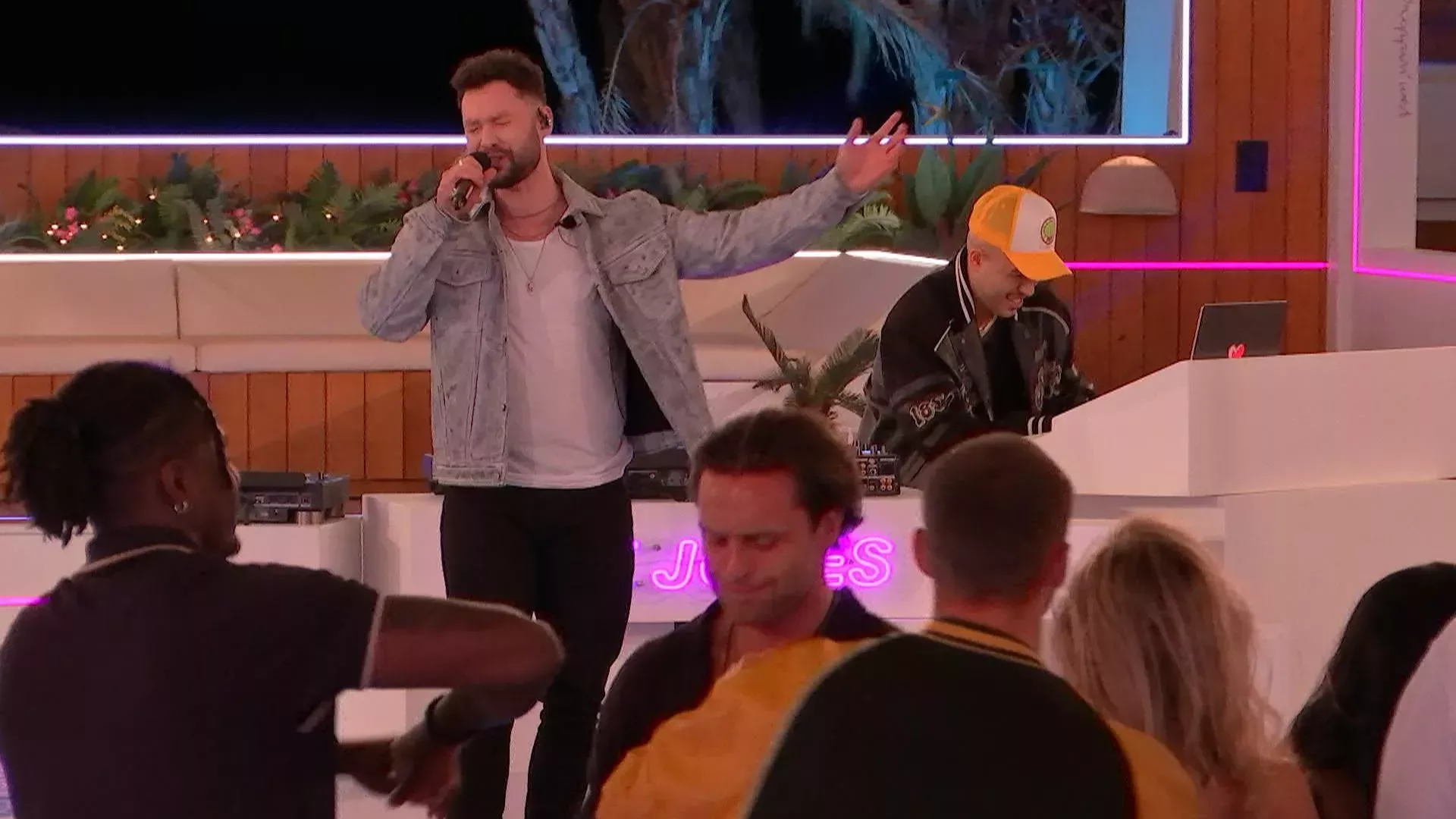 Actuación de Jax Jones en Love Island: ¿Quién es Calum Scott?