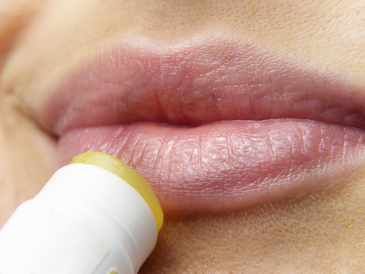 ¿Cómo hacer un bálsamo de labios casero?