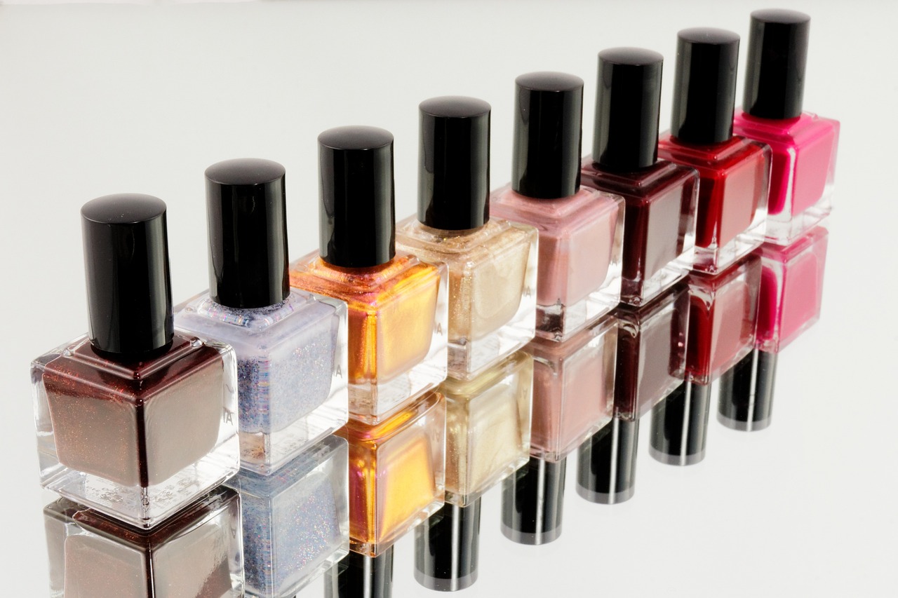 ¿Qué colores están de moda para las uñas?