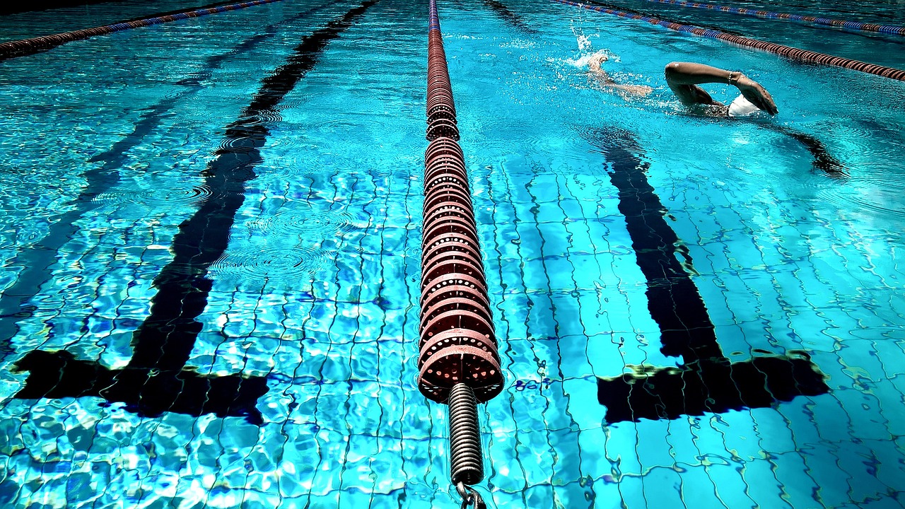 ¿Qué ejercicios se pueden hacer dentro de una piscina?