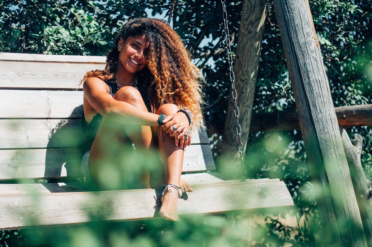 ¿Cómo recoger el cabello rizado sin maltratarlo?