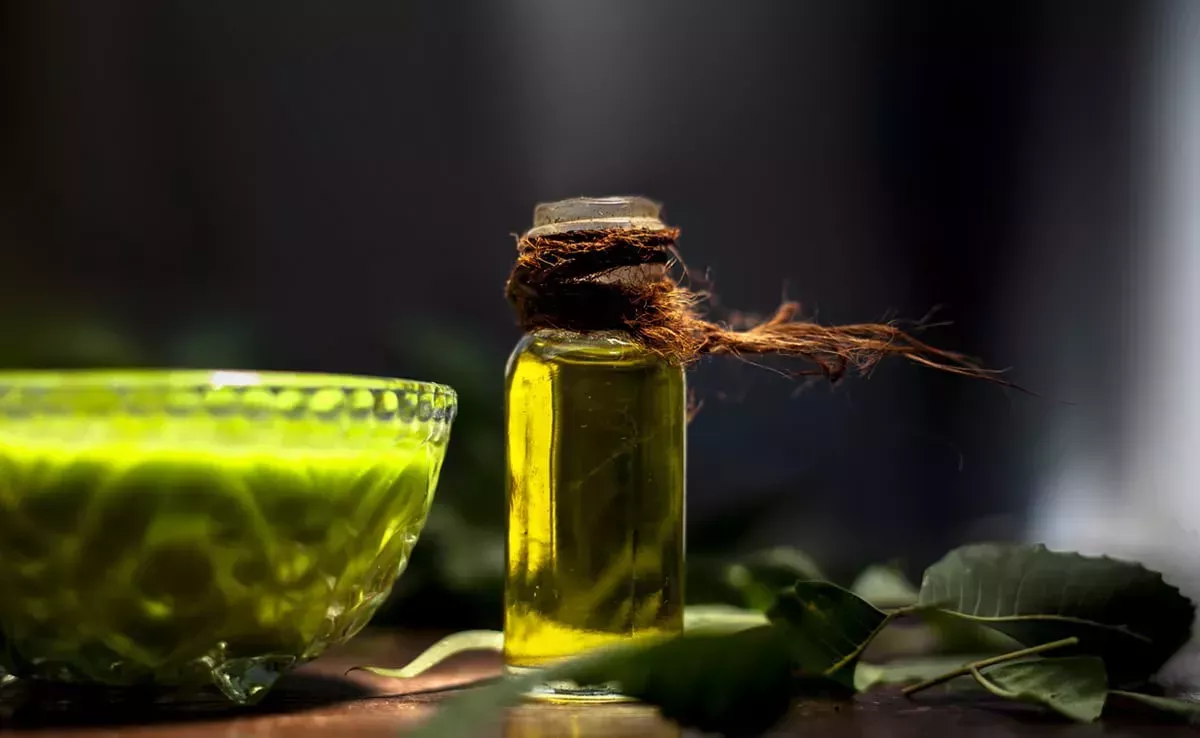 7 beneficios de belleza del neem que te convencerán de añadir este santo grial a tu rutina