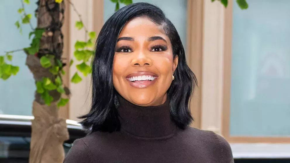 El zarcillo de Gabrielle Union es tan grande que es un veinte zarcillo