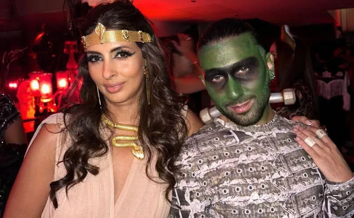 Shweta Bachchan Es La Reina Del Maquillaje De Halloween Con Los Ojos Dorados Y Azules De Cleopatra