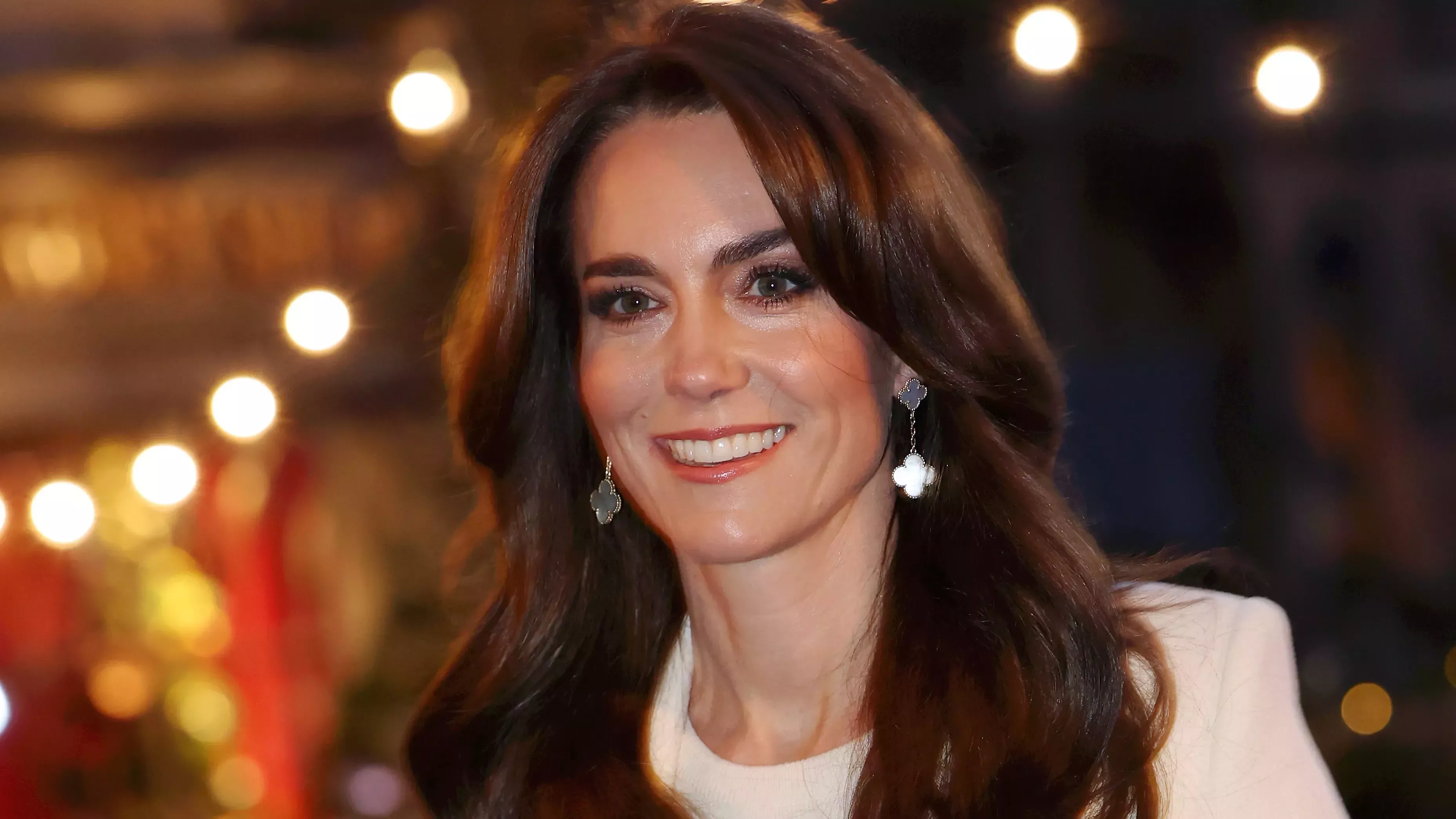 Kate Middleton lució la trenza más fascinante bajo su fascinador