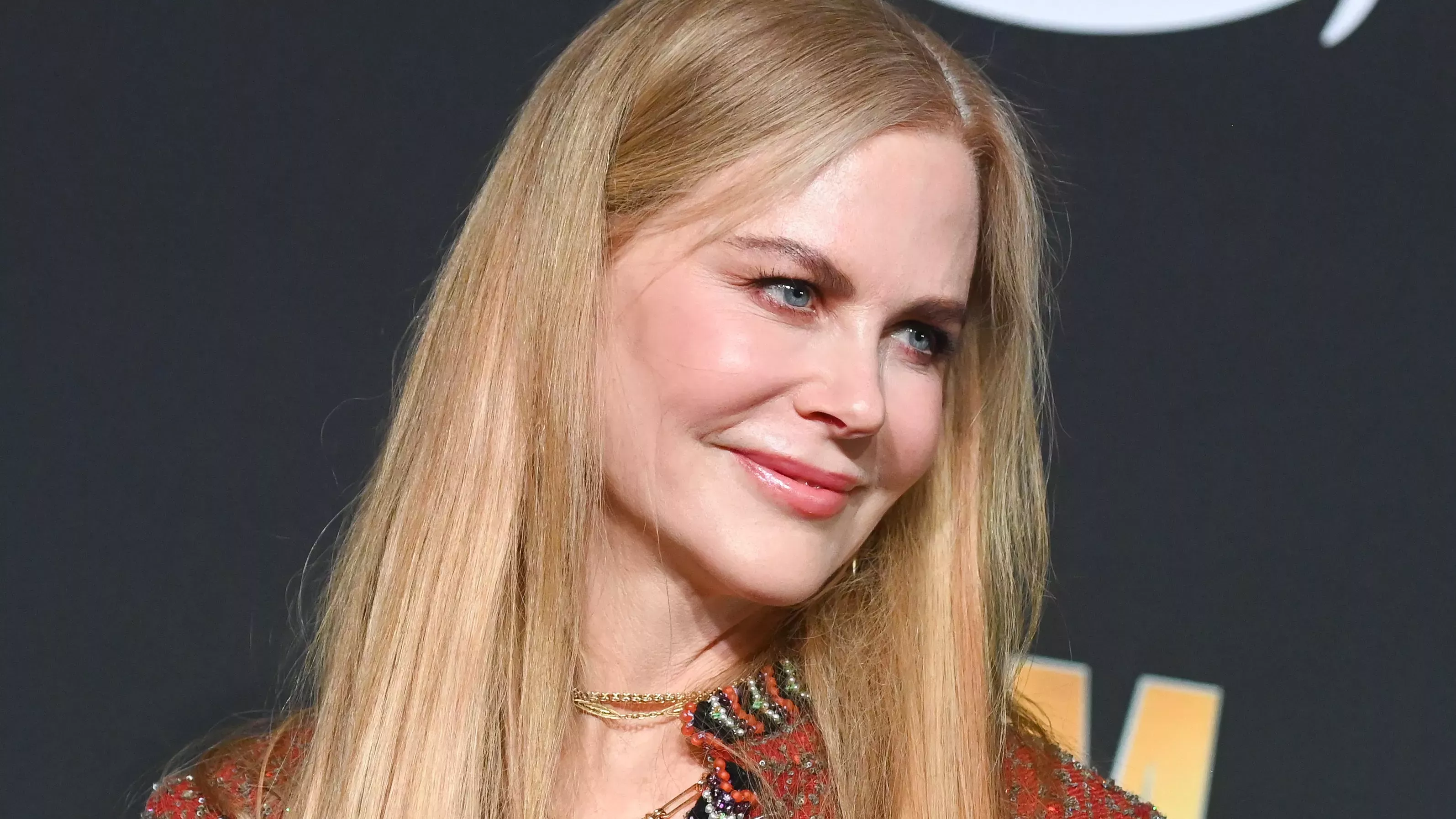 Los rizados mechones de Nicole Kidman no respetan su campo de visión